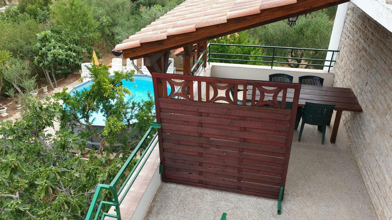 Apartments Carevi Dvori Jezera Exterior photo